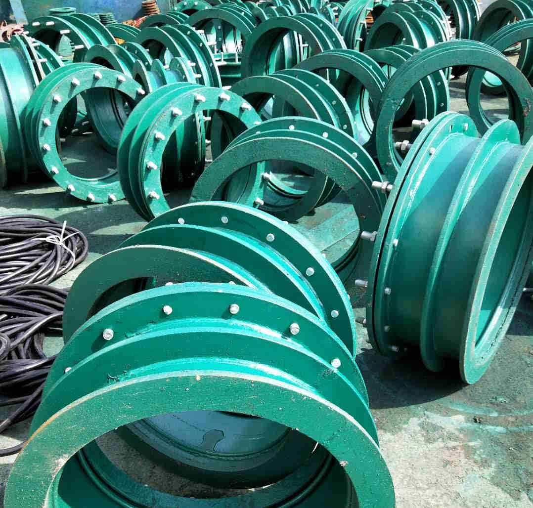 51漫画下载网站说明:套管穿墙处如遇